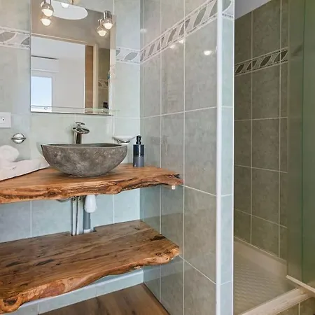 Appt 120m2 Vue 2 Min Du Centre דירה Saint-Raphaël
