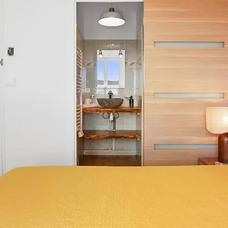 Appt 120m2 Vue 2 Min Du Centre * Saint-Raphael (Var)